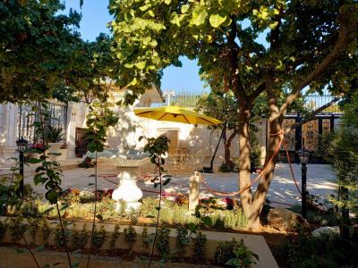 استخر روباز-950 متر باغ ویلای مشجر در  شهریار