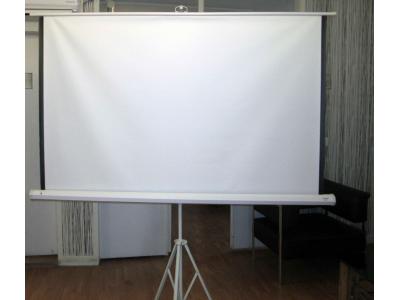 اجاره ویدیو پرژکتور و پرده نمایش در تهران