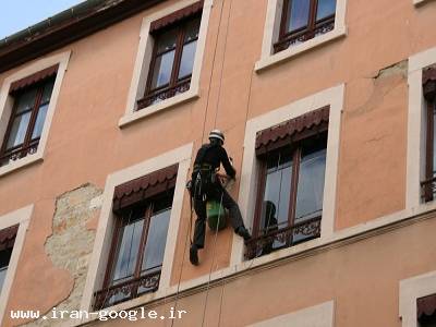 سیم کشی دوربین-رنگ آمیزی نمای ساختمان در ارتفاع (دسترسی با طناب)