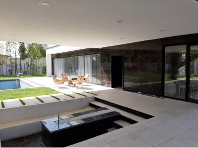 700 متر باغ ویلای فاخر در محمد شهر کرج