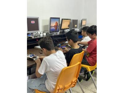 آموزش الکترونیک-آموزشگاه خانه رباتیک ایران
