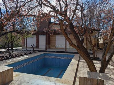 1700  متر باغ ویلا دارای سند در شهریار