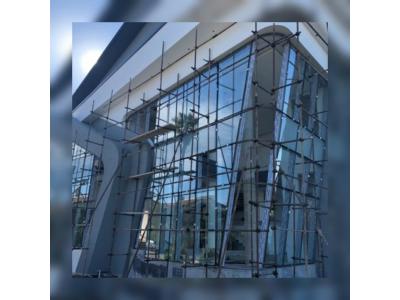 طراحی و اجرای نماهای مدرن آلومینیوم و شیشه