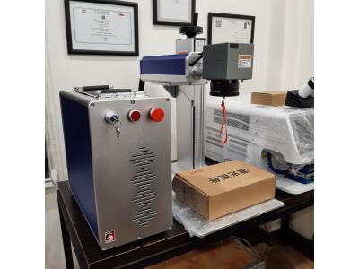 دستگاه لیزر فایبر مناسب حکاکی و برش ( 50 وات )