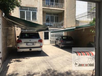 اتومبیل-سایبان پارکینگ و ماشین