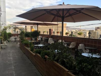 چتر باغی و رستورانی