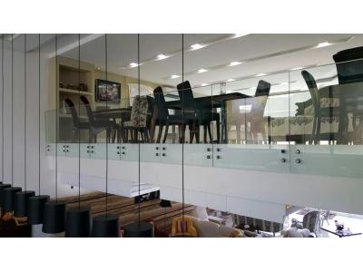 نرده  و نمای شیشه ای در شیراز