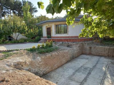 چاه آب-2000 متر باغ ویلا با بنای قدیمی در شهریار