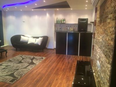 فروش باغ ویلا ۹۰۰ متری در کردزار شهریار(کد102)