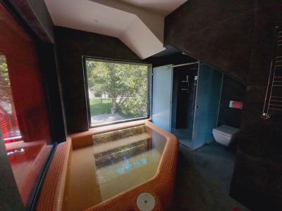 حمام استاندارد-1650 متر باغ ویلا در ملارد