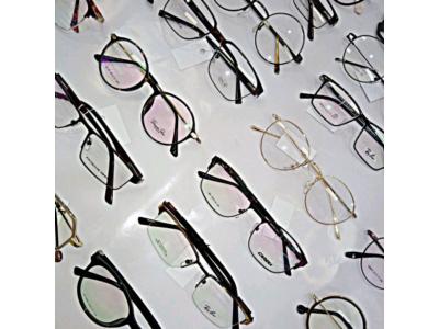عینک طبی و عینک افتابی-جزیرهٔ عینک اصفهان؛ مرکز ساخت، فروش، تعمیر و خدمات فوری عینک در اصفهان