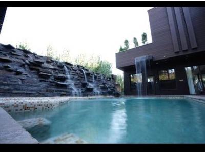 1075 متر کاخ ویلایی فاخر در شهریار