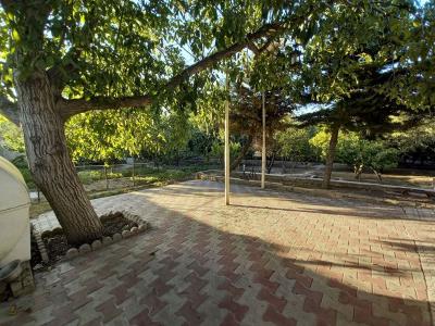 باغ ویلا با نگهبانی شهریار-2200 متر باغ ویلا با موقعیت عالی در شهریار