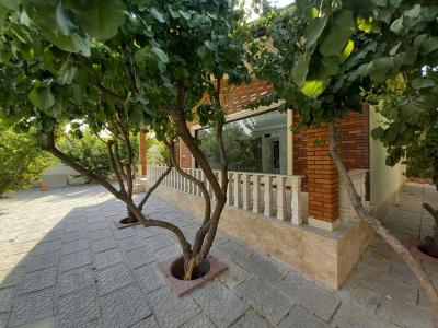 1000 متر باغ ویلای شیک و نوساز در شهریار