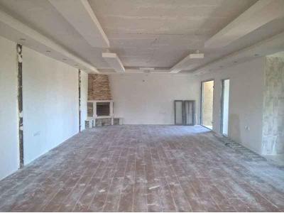 2000 متر ویلا باغ بسیار شکیل 