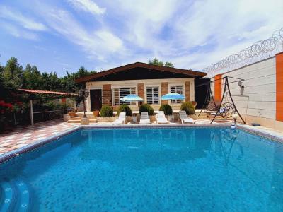 725 متر باغ ویلای شیک در بهترین موقعیت شهریار