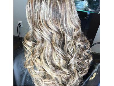 خدمات تخصصی عروس و  ناخن در سالن زیبایی پاراگون