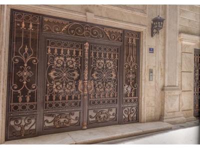 سازنده انواع درب های آکاردئونی، نرده وحفاظ در تهران