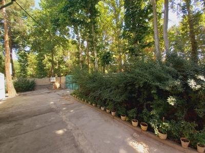 دارای دو اتاق خواب به صورت مستر روم در ابعاد مناسب-1125 متر باغ ویلا در شهرک زیبادشت