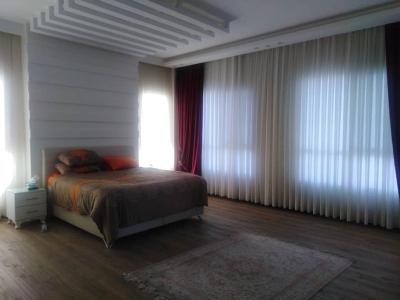 7900 متر باغ ویلا مدرن در شهریار