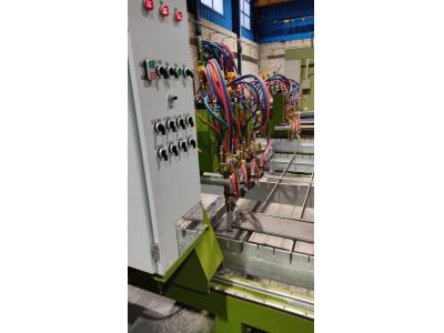 ساخت و راه اندازی تابلو برق صنعتی-ماشین آلات برش cnc و اتوماسیون صنعتی