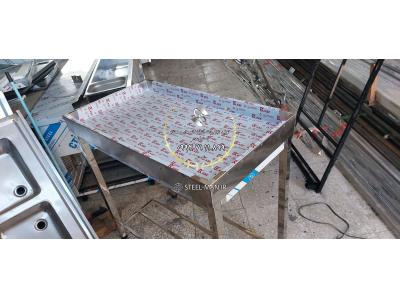 میز کار کنار دیوار