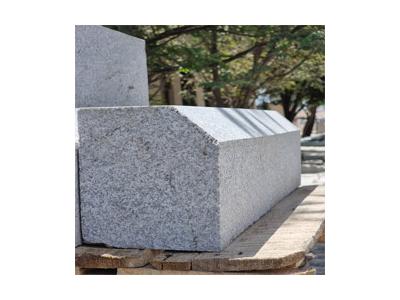 سنگ فرش گرانیت با کیفیت-جدول گرانیت با کیفیت بالا و قیمت مناسب 09154476393