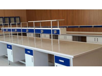 میز آزمایشگاهی-سکوبندی آزمایشگاهی به آزماسکوسامان