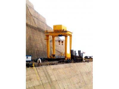 جرثقیل دروازه ای