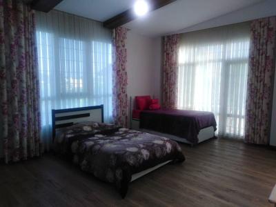 7900 متر باغ ویلا مدرن در شهریار