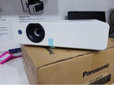 اجاره ویدیو پرژکتور و پرده نمایش در تهران