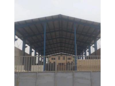 نصب پشم شیشه و ورق گالوانیزه سوله