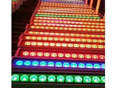 فروش چراغ و پروژکتورهای ال ای دی و اجرای نورپردازی نما