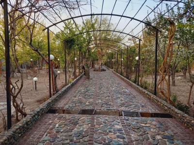 درب ورودی ویلا-2350 متر باغ ویلای زیبا با سندتکبرگ شهریار