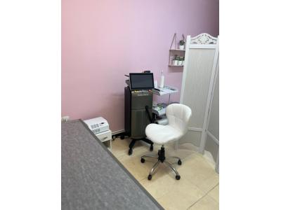 کلینیک لیزر و زیبایی در بومهن رودهن پردیس (دکتر احمدی پور)