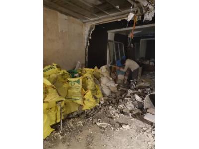 تخریب ساختمانی چیست-تخریب و خاکبرداری ساختمان بتنی و کلنگی