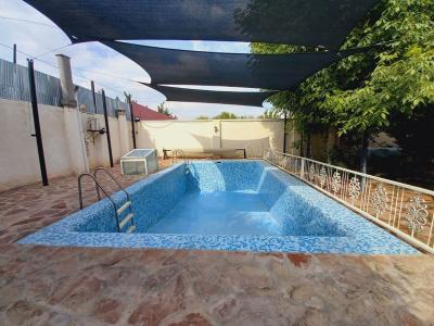 2200 متر باغ ویلا با بنای قدیمی در شهریار