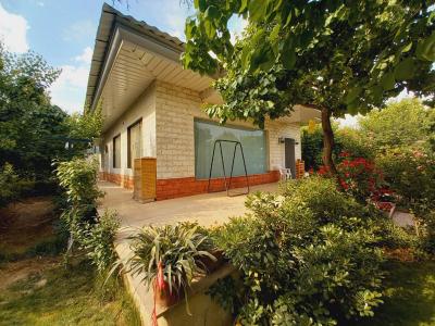 2200 متر باغ ویلا با بنای قدیمی در شهریار