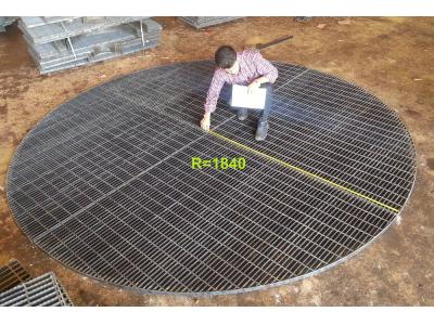 گریتینگ فلزی