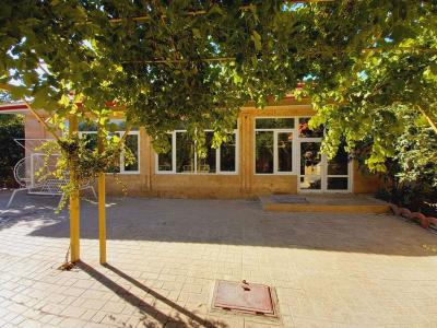 1050 متر باغ ویلا با استخرسرپوشیده در شهریار