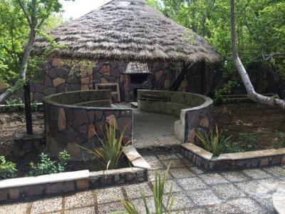  فروش باغ ویلا 1300 متری در کردزار(کد265)