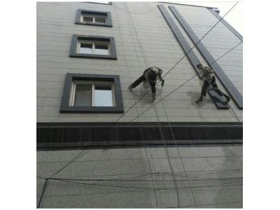 انواع داربست-پبچ کردن سنگ نما ساختمان