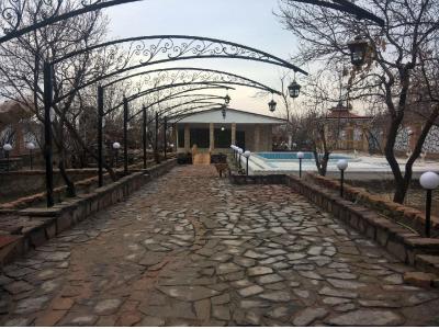 ویلا باغ نو ساز 2200 متری در شهریار 