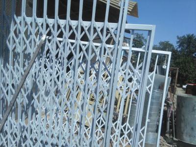 آهنگری  گرافیک  سازنده درب آکاردئونی ، حفاظ و فرفورژه در سراسر تهران