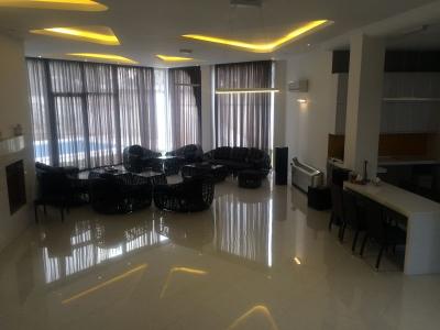  فروش باغ ویلا 1700 متری در زیبا دشت(کد242)