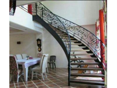 آهنگری  گرافیک  سازنده درب آکاردئونی ، حفاظ و فرفورژه در سراسر تهران