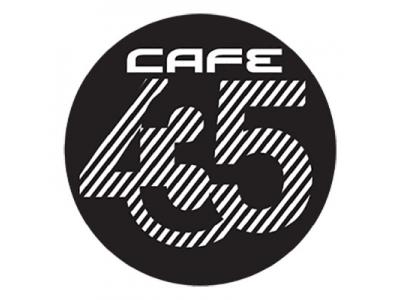 فضای زیبای کافه 435