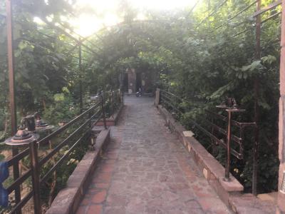 باغ ویلا باانشعابات ملارد-2200 متر باغ ویلا در ملارد