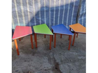 نیمکت محصلی و دانش اموزی 