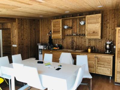 1950 متر باغ ویلای سوپرلوکس در شهریار